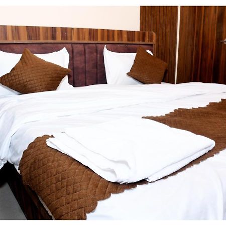 Tirupati Balaji Inn Bageshwar Dham Basāri エクステリア 写真