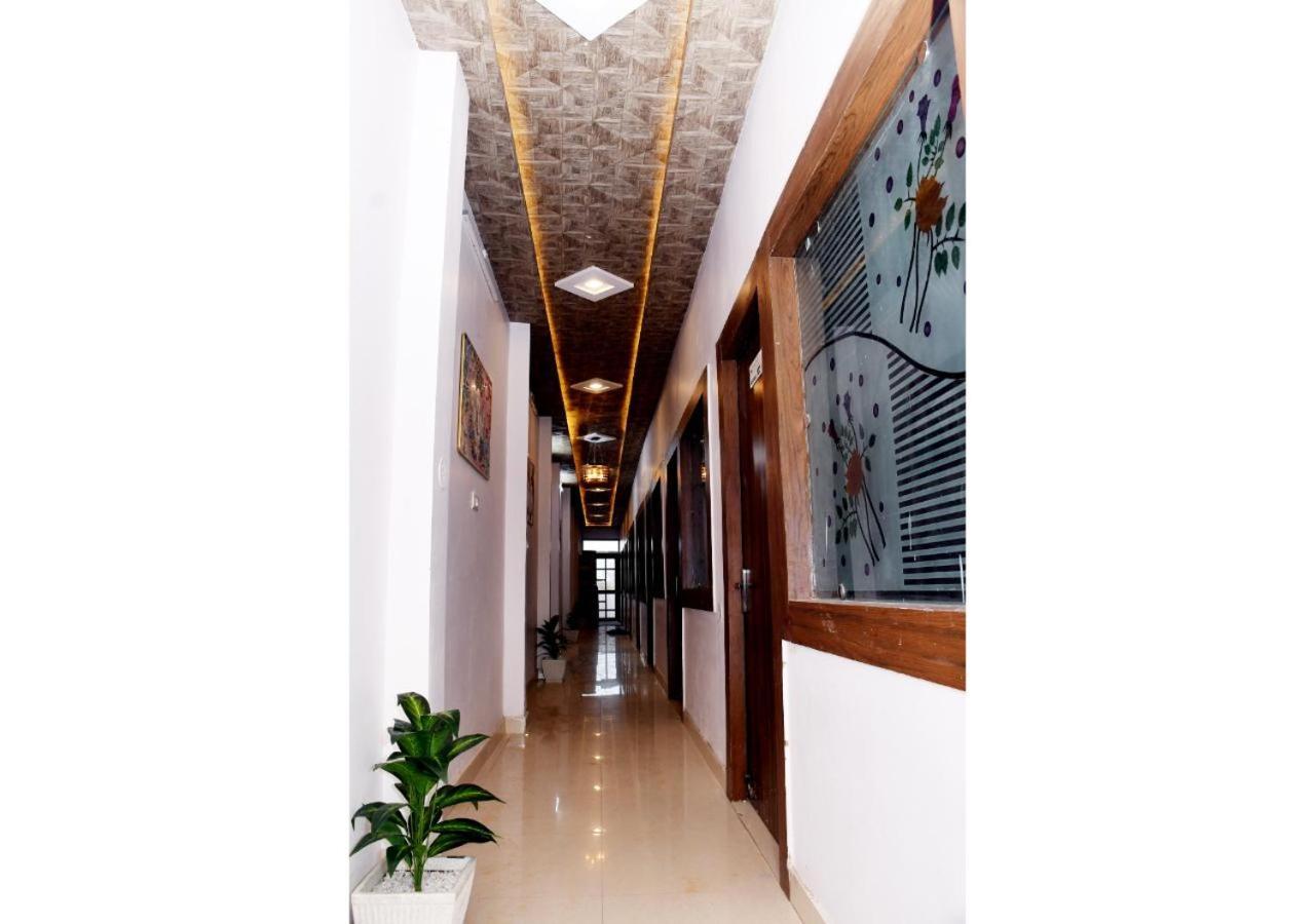 Tirupati Balaji Inn Bageshwar Dham Basāri エクステリア 写真