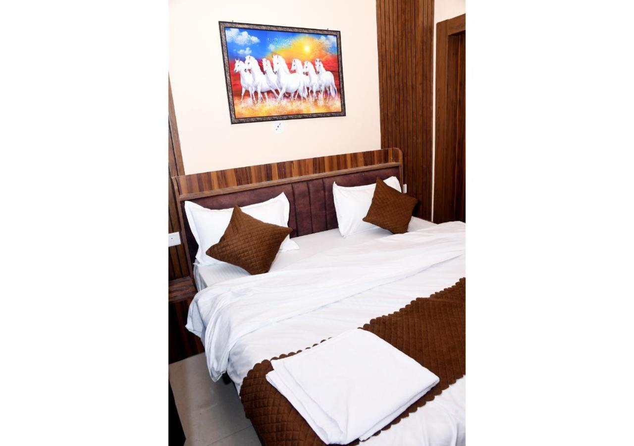 Tirupati Balaji Inn Bageshwar Dham Basāri エクステリア 写真
