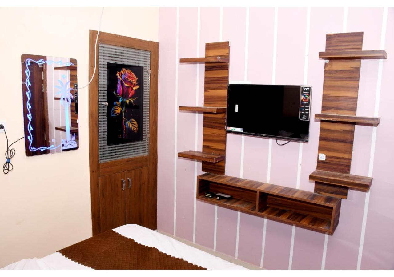 Tirupati Balaji Inn Bageshwar Dham Basāri エクステリア 写真
