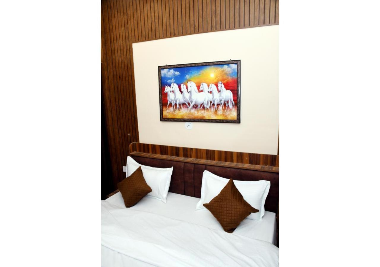 Tirupati Balaji Inn Bageshwar Dham Basāri エクステリア 写真