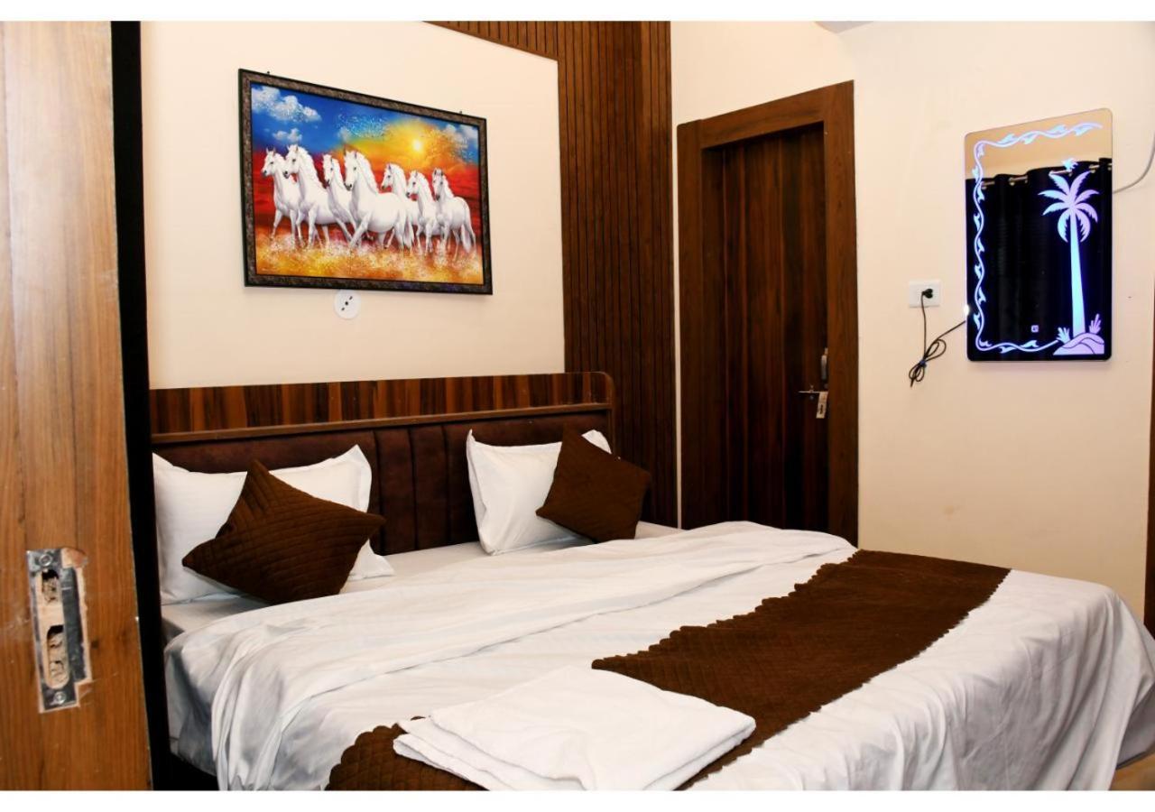Tirupati Balaji Inn Bageshwar Dham Basāri エクステリア 写真
